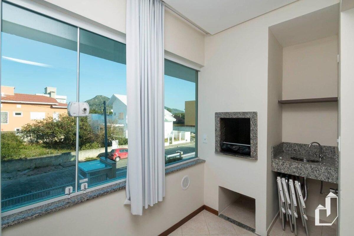Apartamento Com 02 Dormitorios Aqui E So Trazer As Malas E Aproveitar As Ferias บอมบินญัส ภายนอก รูปภาพ