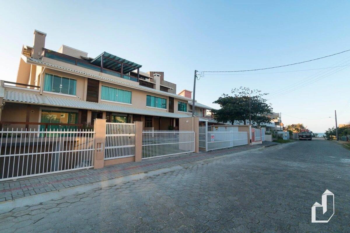 Apartamento Com 02 Dormitorios Aqui E So Trazer As Malas E Aproveitar As Ferias บอมบินญัส ภายนอก รูปภาพ