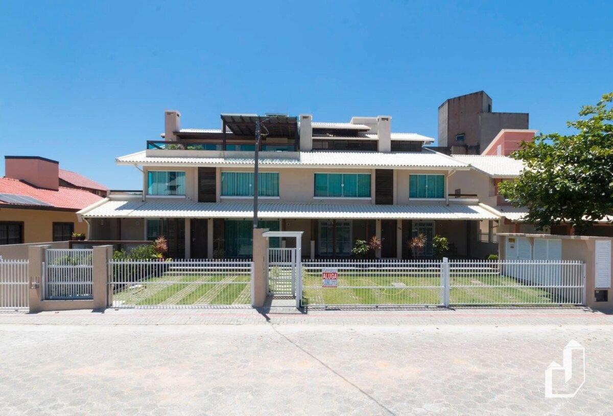 Apartamento Com 02 Dormitorios Aqui E So Trazer As Malas E Aproveitar As Ferias บอมบินญัส ภายนอก รูปภาพ